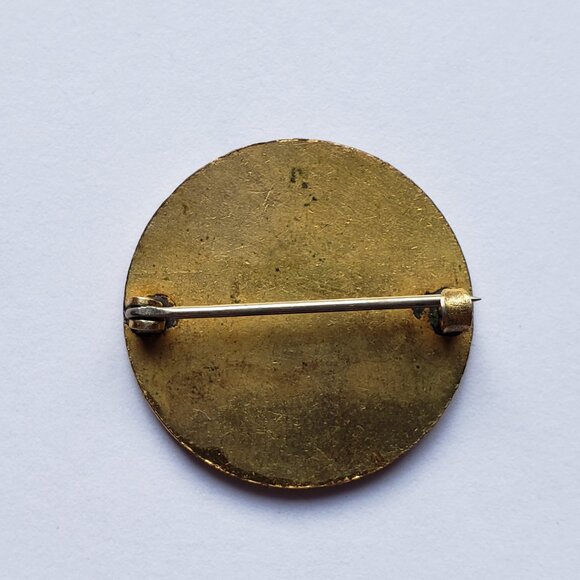 St. John New Brunswick Thistle Curling Club Brooch Lapel Pin - Picture 2 of 2